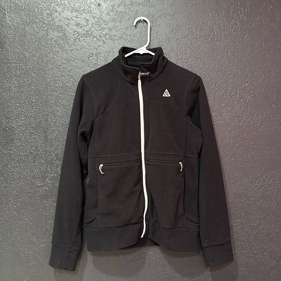 Nike ACG Women’s Black Fleece Athletic Zip Up Jacket Size Small - Picture 1 of 7